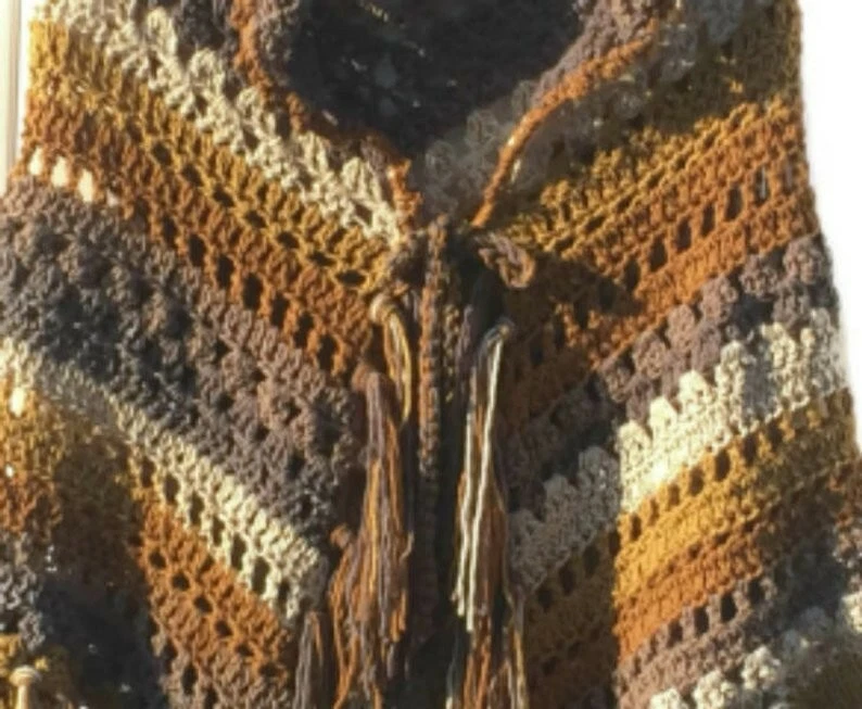 Cuffed Shawl Patita Crochet Open Poncho Printed Pattern  - Image 4 of 4