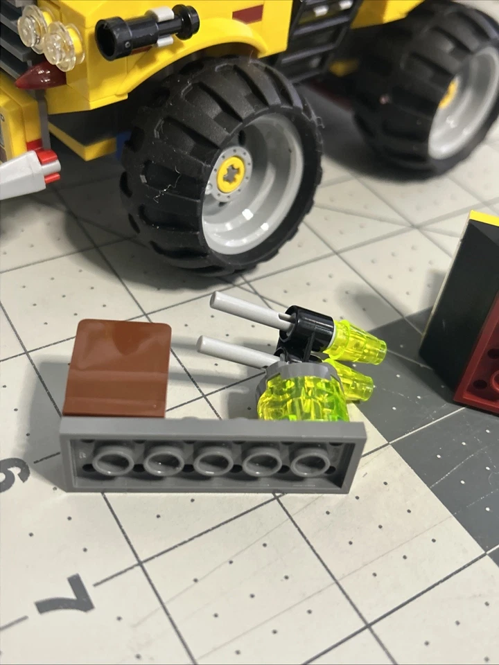 Lego Dino Raptor Chase Set 5884 No Minifigures No Dinosaur Incomplete - Image 3 of 4