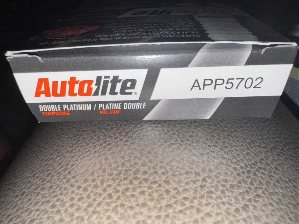 Paquete de 4 bujías Autolite APP5702 doble platino. Foto 2 de 2
