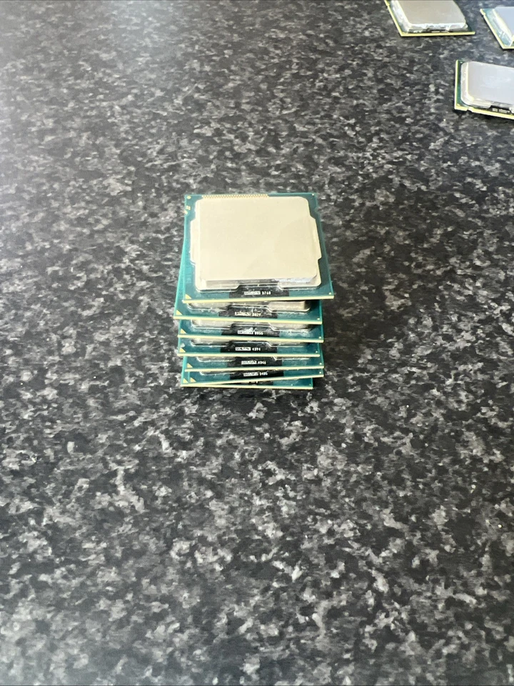 Processore Intel Pentium G2030 3Ghz Socket 1155 3Mb Cache Dual Core - Image 2 of 3