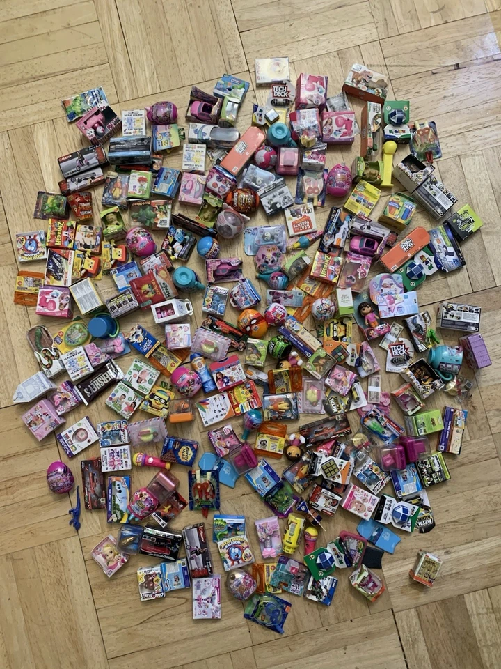 Zuru Mini Brands Mini Toy Lot Of 200+ - Series 5 + S5 Gold - With Accessories - Image 2 of 4