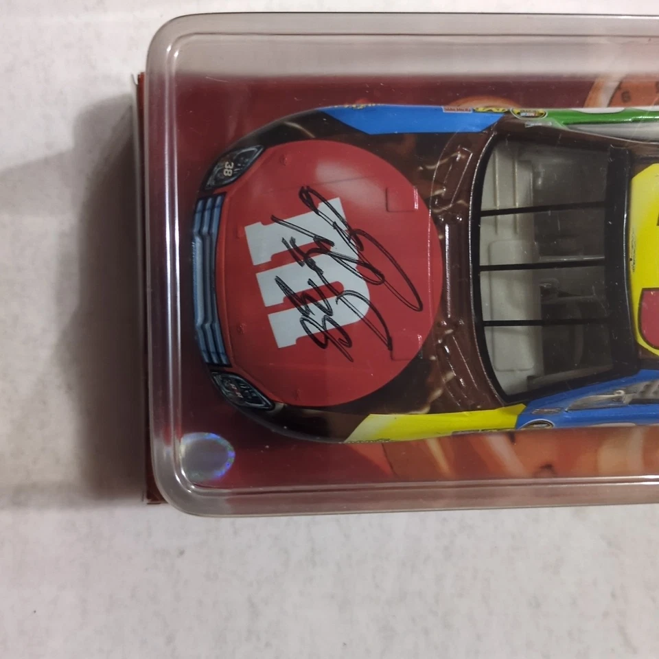 Autografiado NASCAR 1:24 Stock Car #38 David Gilliland Winners Circle  Foto 2 de 4