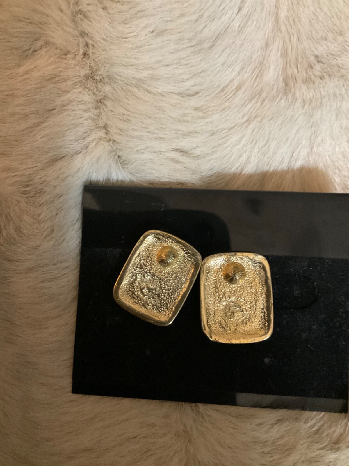 Vintage stud earrings rectangular shape gold tone… - image 9