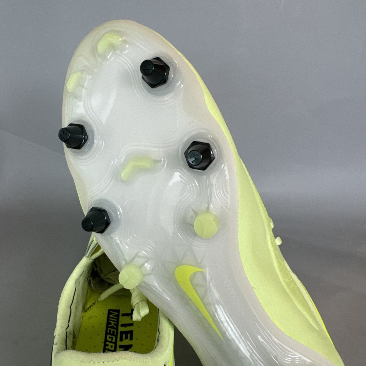 Men's Size 11.5 Nike Tiempo Legend 9 Elite SG-Pro P Soccer