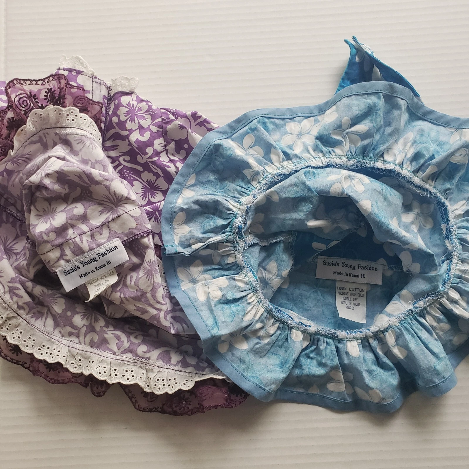 VETEMENTS Due abiti floreali hawaiani per bambola 18 pollici ragazza americana fatti a mano Kauai Hawaii