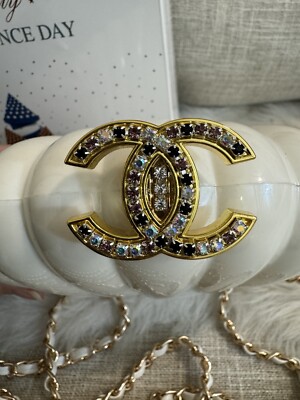 Chanel Beauty VIP Limited Edition Novelty Rhinestone Shell Pearl