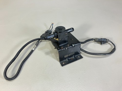 07-2015 Freightliner Step Walk In Van MT45 MT55 6.7 isb valve breather w bracket - Picture 5 of 8