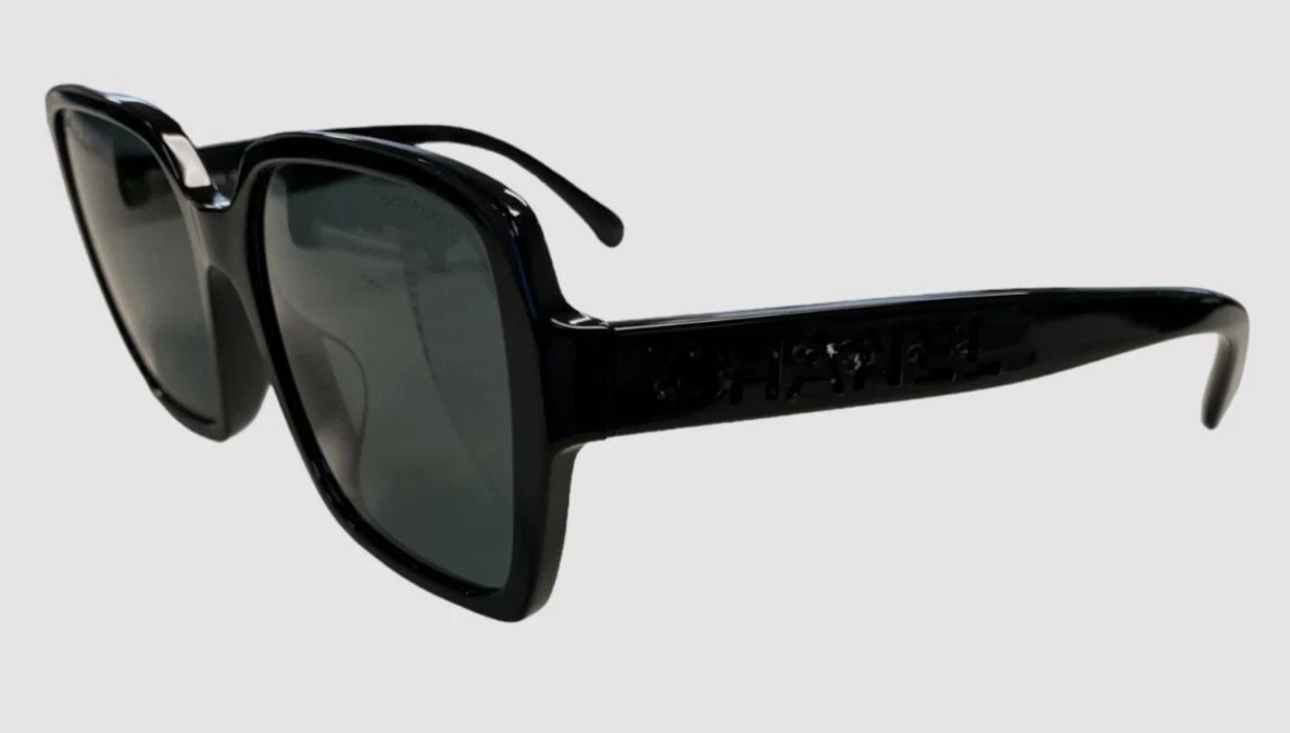 Lunettes de soleil femmes carrées noires Chanel taille 56 17 140