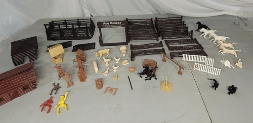 LOUIS MARX ROY ROGERS DOUBLE R BAR RANCH PLAYSET W/ CHARACTERS HORSES CHUTES