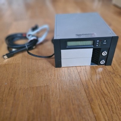 Raidon GR2660 2-Bay RAID Enclosure FireWire 800 / eSATA / USB -top