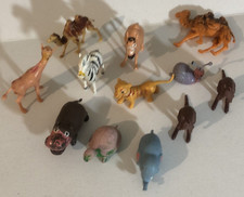 Toy lot of 12 Animals Small Vintage T8