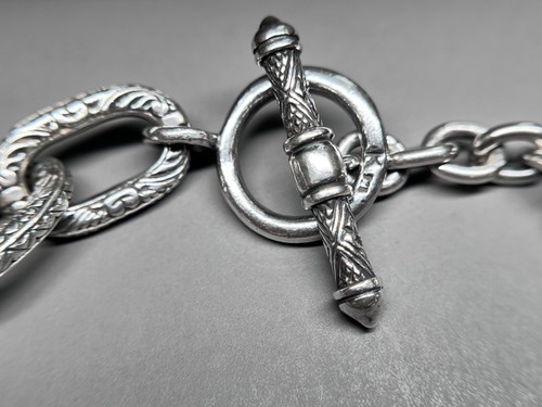 Brazalete de mujer KONSTANTINO de oro de ley y 18 quilates con 3 dijes de 7,5" - Imagen 5 de 9