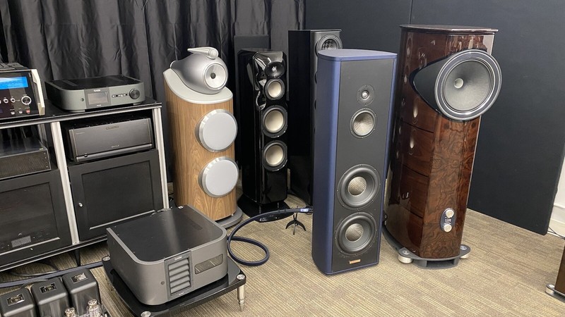 Classe Audio Delta Monoblock Amplifiers & Matching Delta Pre mkII $37,000