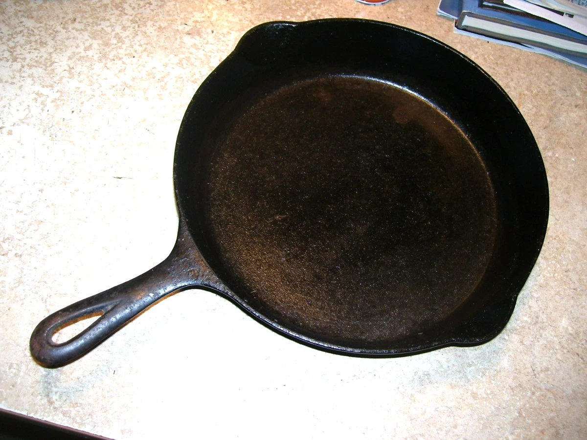 Antique Griswold #9 Large Logo Cast Iron Skillet