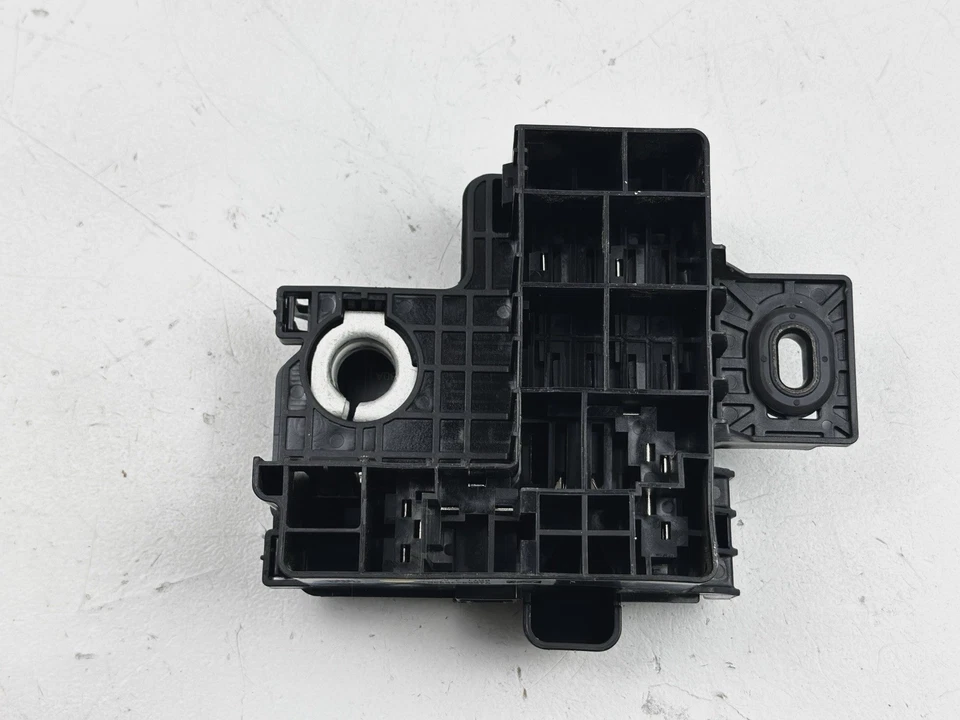 2018 - 2021 KIA STINGER BATTERY POSITIVE TERMINAL JUNCTION FUSE BLOCK BOX OEM - Image 4 of 4
