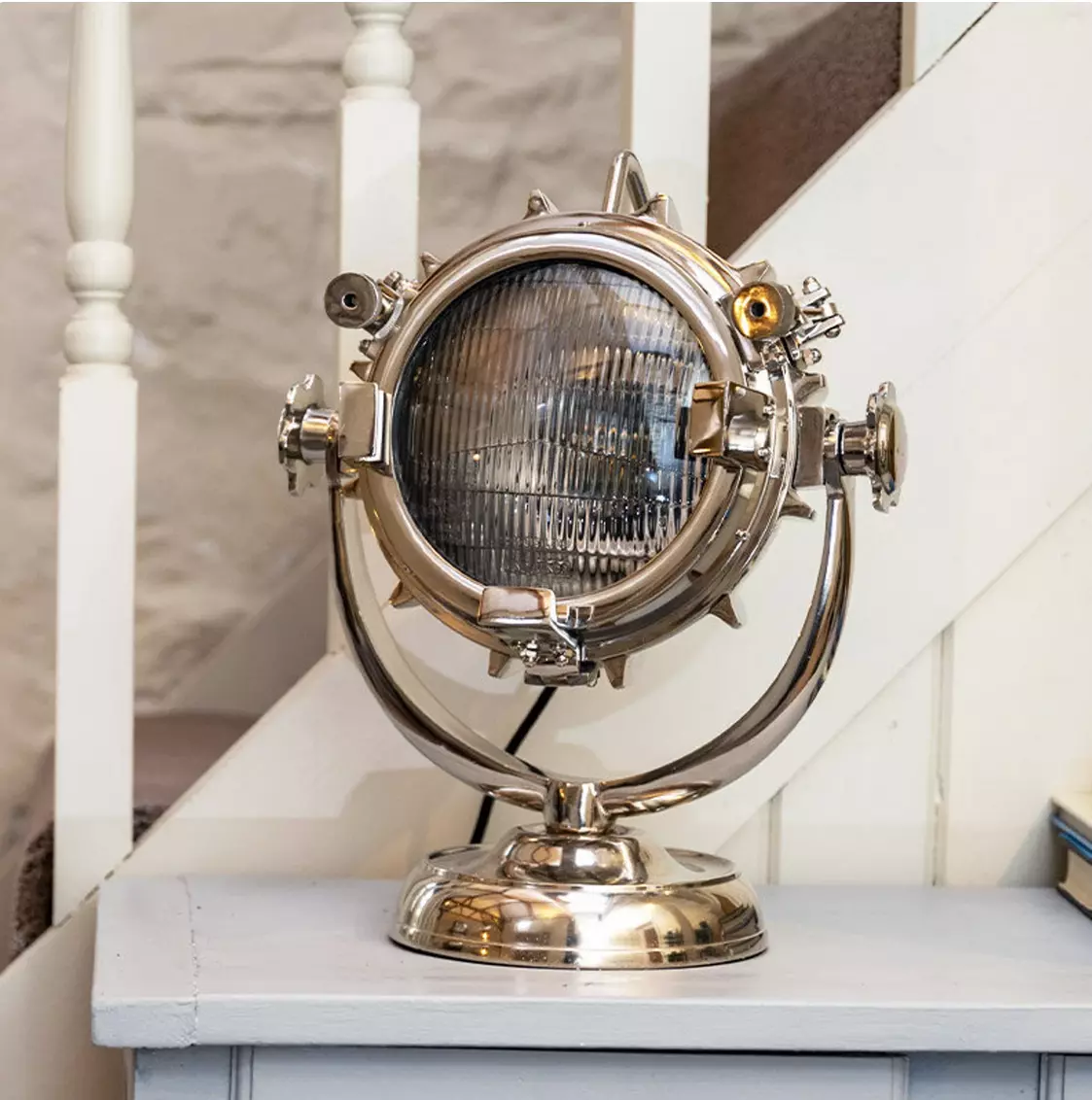 Spotlight outlet lamp table