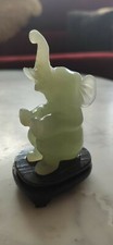 Jade Figur Elefant sitzend mit Sockel , Sammlungsaufl&ouml;sung