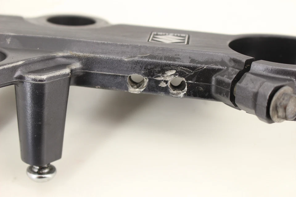 Horquilla Suzuki GSXR1000 2002 abrazadera de árbol triple superior 51311-40F00 Foto 4 de 4