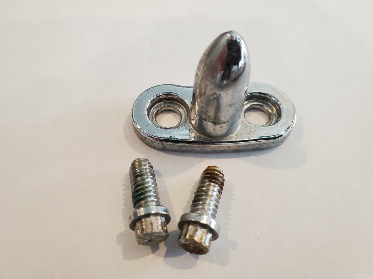 ピアス　No.4676 Corvette OEM 1968 1976 Coupe Convertible Guide Pin LH with Screws