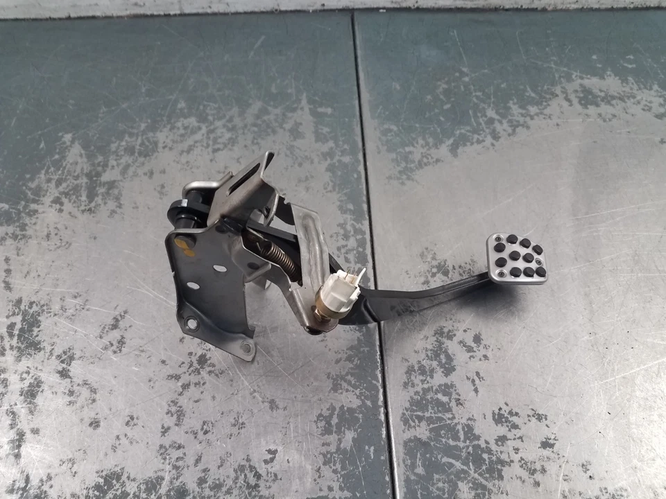 Conjunto de pedal de freno Honda S2000 AP1 2002 #8957 P2 Foto 2 de 4