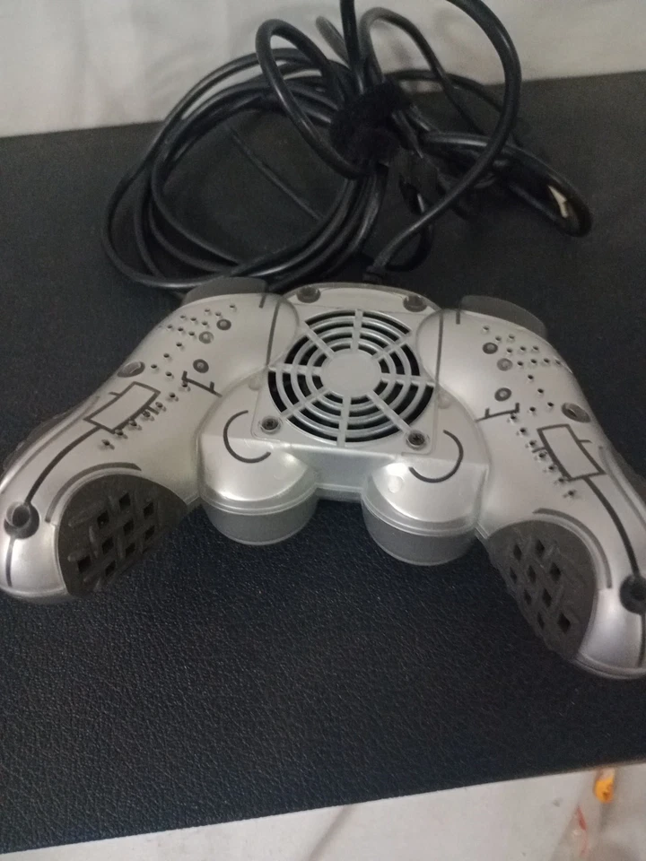 Controlador para juegos PC Nyko Air Flo plateado modelo 80650-H08 con tecnología Airflow Foto 3 de 4