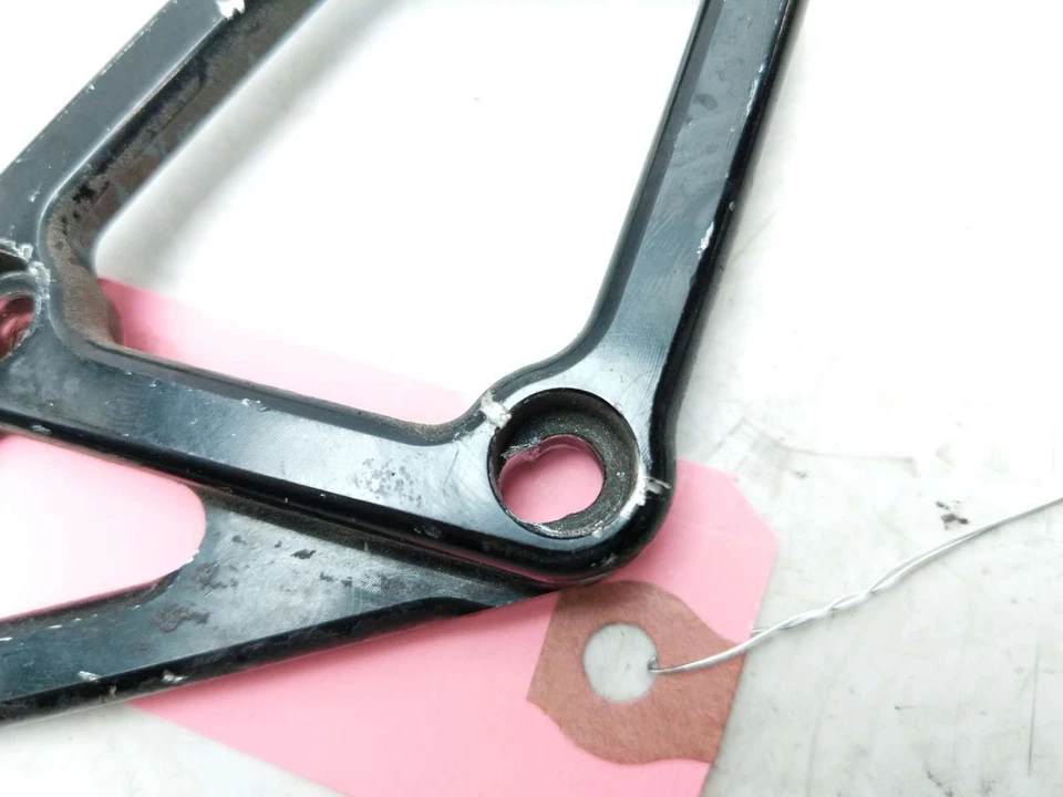 Soporte de clavija trasero 99 Suzuki TL1000 S Foto 4 de 4