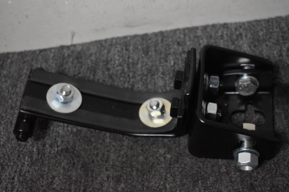 MERCEDES BENZ G550 2009-2015 BASE CEPILLO PROTECTOR SOPORTE IZQUIERDO FÁBRICA OEM Foto 4 de 4