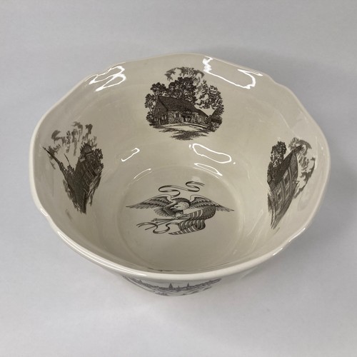Wedgwood for John Wanamaker's Queensware Philadelphia Pattern Centerpiece Bowl - Picture 6 of 9