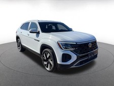 2025 Volkswagen Atlas Cross Sport 2.0T SE w/Technology