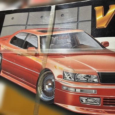 Aoshima LEXUS LS400 1989 VIP Car 1/24 Plastic Model Kit Toyota