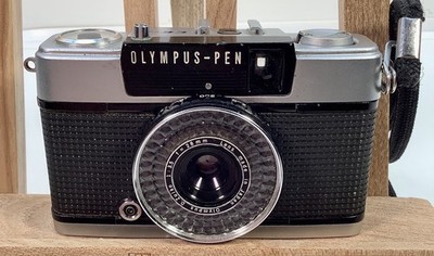Vintage OLYMPUS PEN EE-3 Half Frame Camera W/28mm F3.5 Lens