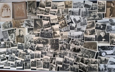 Konvolut, mehr als 100 schwarzweiß Fotos. 