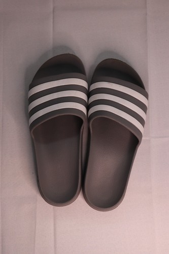 Adidas Slide Sandals – Size Small, Very Good Condition - Picture 5 of 15