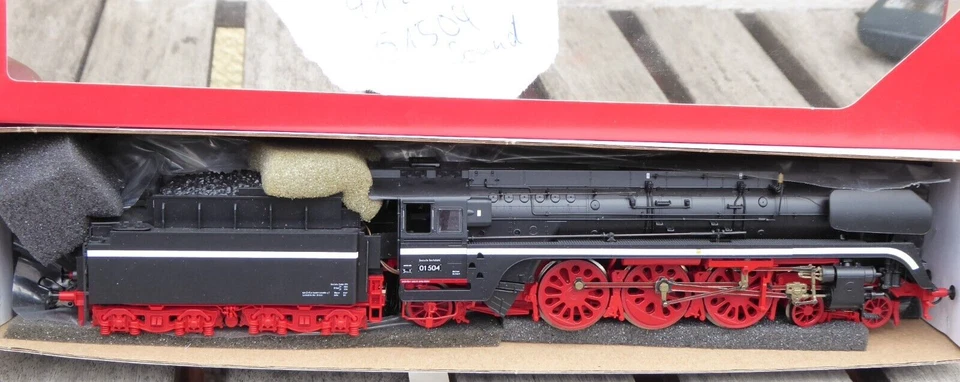 Roco 41270 H0 DCC-Sound Dampflok BR 01 504 Reko DR Epoche 3 mit Umlaufschürze - Bild 3 von 4