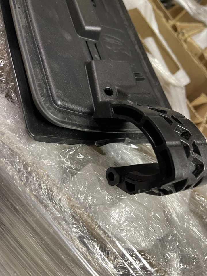 BRAND NEW FORD E-TRANSIT CHARGE PORT DOOR REPLACEMENT **FREE SHIPPING** - Image 4 of 4