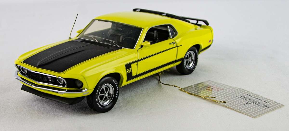 Franklin Mint 1969 Ford Mustang Boss 302 Yellow & Black 1:24