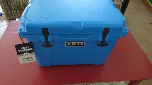 Yeti Tundra 35 Quart Hard Cooler Big Blue Wave NEW