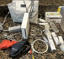 Nintendo Wii Video Game Console RVL-001 Bundle - 2 Controllers - 6Games