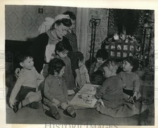 1941 Press Photo London children cared for at Old Tudor Mansion in England