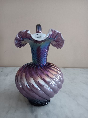 Fenton irisierender Amethyst ummanteltes Glas über weißem Wirbel Krug 7" - Bild 4 von 7