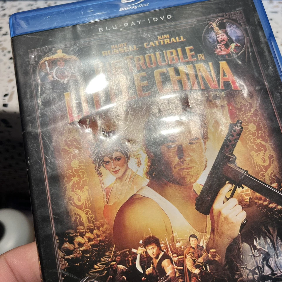 Big Trouble in Little China Blu-ray + DVD 2 Disc Set D7 - Image 3 of 4