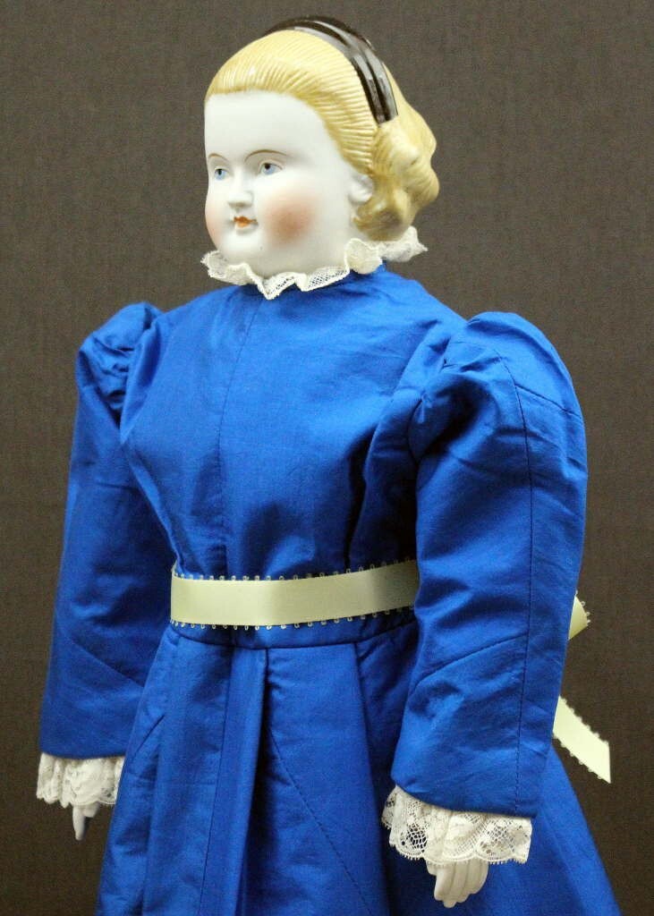 ANTIQUE GERMAN PARIAN DOLL 'ALICE IN WONDERLAND' LARGE 21 INCH eBay