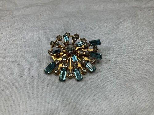 brooches pins