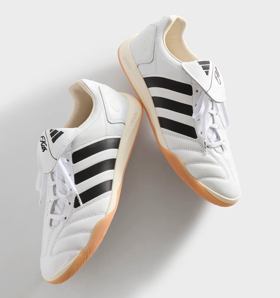 JS0727 Kith × adidas Football Predator 2002 IC White Black JS0727 Kith × adidas Football Predator 2002 IC White Black
