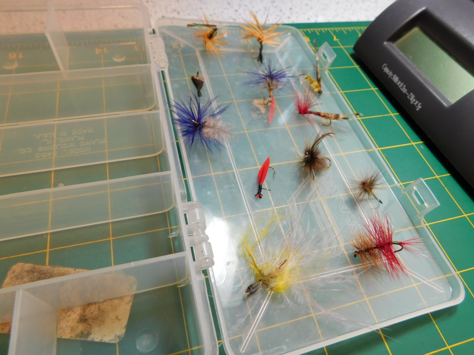 12Mixed lot feathered Hand Tied Fly Fishing Lures w/Hooks and Storage Case eBay