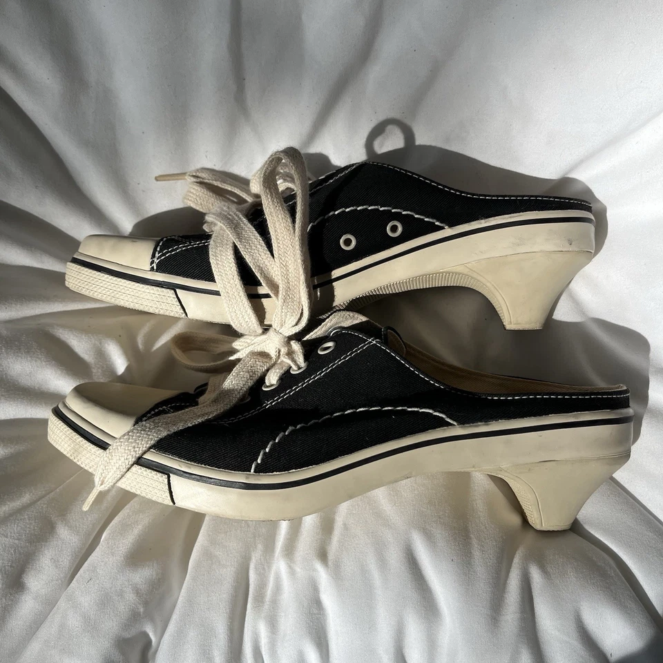 Zapatilla deportiva china lavada de lavandería mula negra blanca tacón de gatito Y2K años 90 para mujer talla 7M Foto 3 de 4
