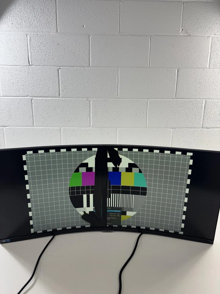 SAMSUNG Viewfinity S65UA Series 34-Inch Ultrawide QHD Curved (Damaged LCD) - Image 2 of 4