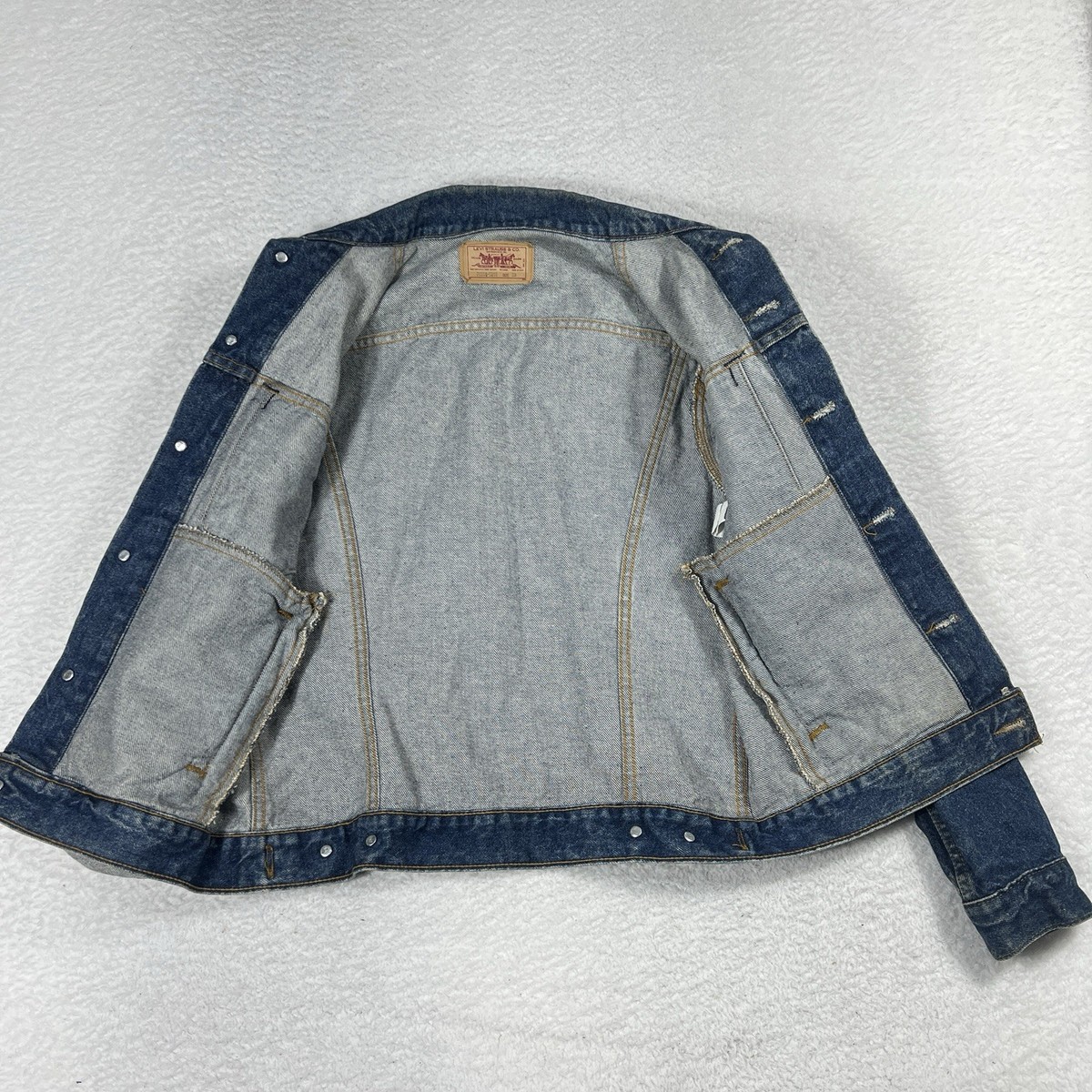 Vintage Levi's Denim Jean Jacket 70506-0216 Made in USA Size 38