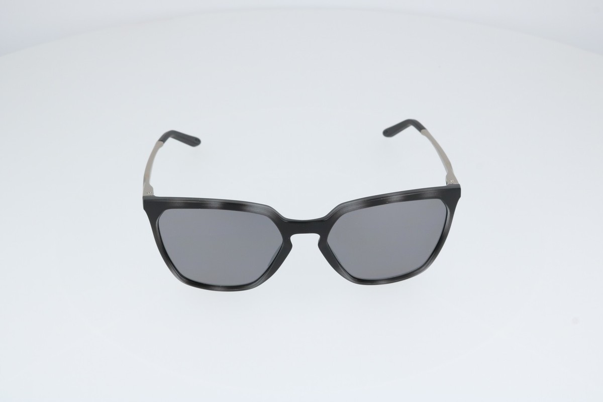Oakley Sielo Sq Tortoise One Tiny Scratch Oo9480 Polarized