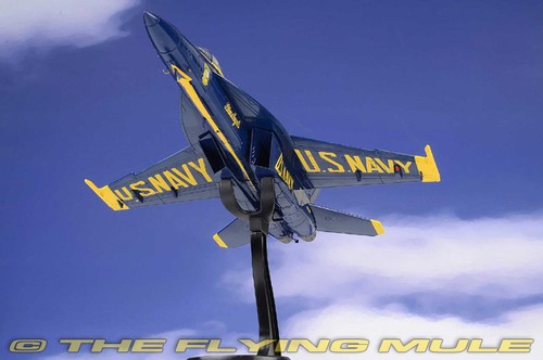 Hobby Master 1:72 F/A-18E Super Hornet USN Blue Angels #2 - 第 5/8 張圖片